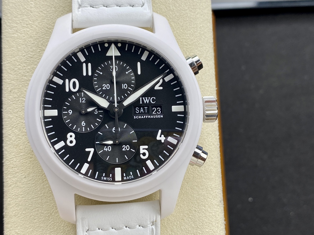 【曜日と日付】IWC パイロットN級品 トップガン クロノグラフ スペシャルエディIW79820