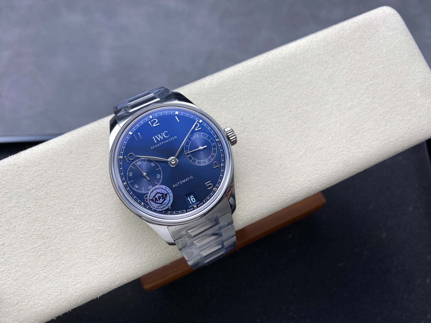 新しいIWCレプリカ時計 ポルトギーゼ セブンデイズ チェーンIW685820[2]