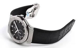 ウブロ フュージョン クラシコ ウルトラシン チタニウム 515.NX.1270.LR スーパーコピー 時計