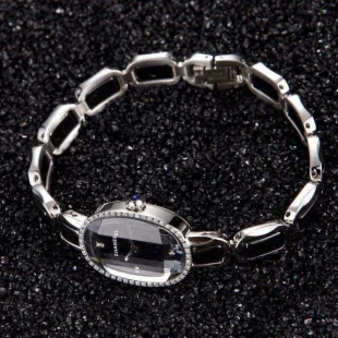 2015Chaneシャネル ゴージャスなシェルダイヤル スーパーコピー 時計