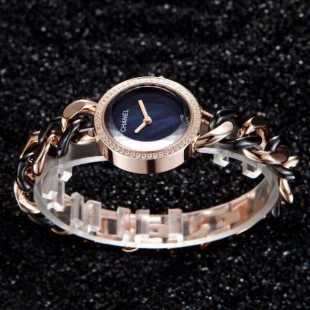 2015シャネル ファッションモデル、ブレスレット 時計