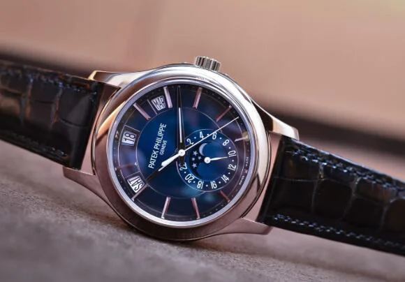 パテックフィリップスーパーコピー時計5205G 年次カレンダー実用性の高