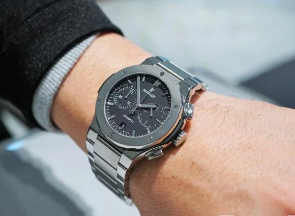 ウブロ シースルーバック フュージョンインテグレーテッドクロノグラフチタニウム 540.NX.1170.NX