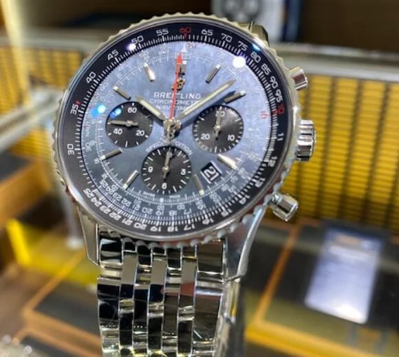 新品ブライトリングクロノグラフ AB01213B1B1A1ナビタイマー B01