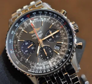 ブライトリングN級品ナビタイマー B01 クロノグラフ 43 ジャパンエディションAB0121A21B1A1