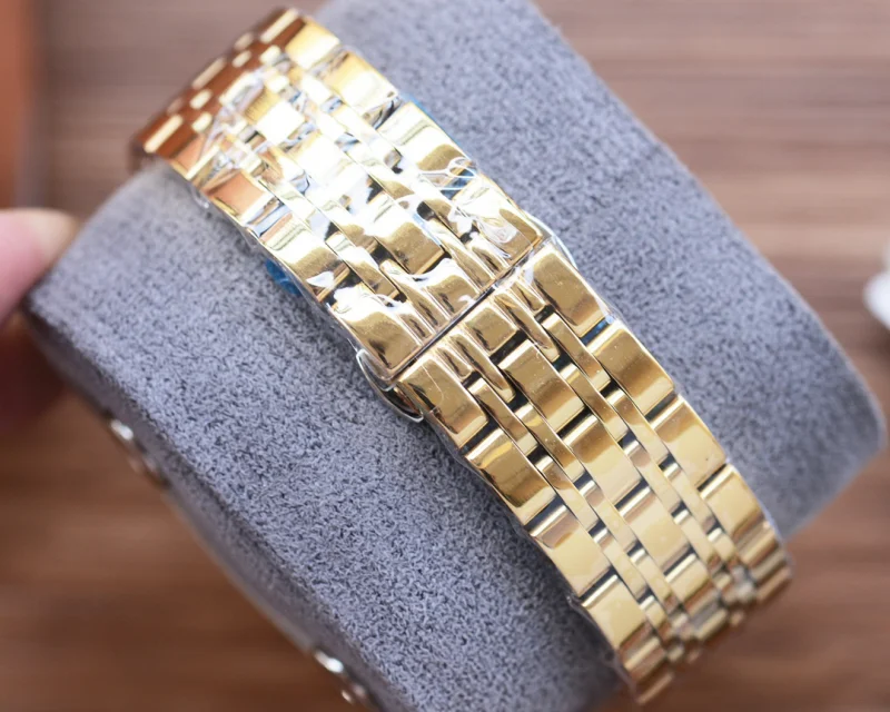 上品な味わいカルティエ タンクブランドコピー時計 スケルトン 92C570[4]