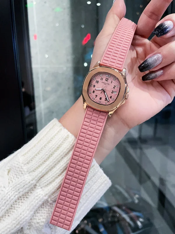 【最安値挑戦】パテック フィリップコピーアクアノートレディース時計882P901