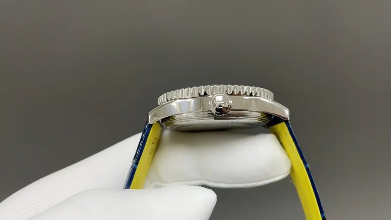 最安値ライトリングコピー時計ナビタイマータイミング ブルーB1920833[3]