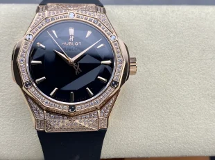 紳士 ウブロ クラシックフュージョンブランド時計コピーダイヤモンドHB1100