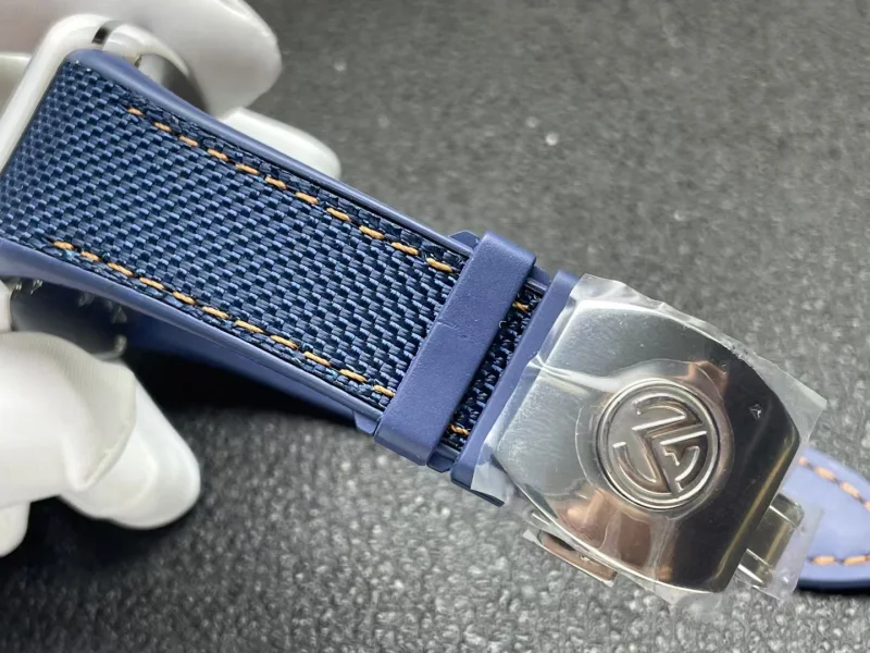 ブランドコピー時計フランクミュラー クレイジーアワーズ 「ブルーダイヤル」F920205G[2]