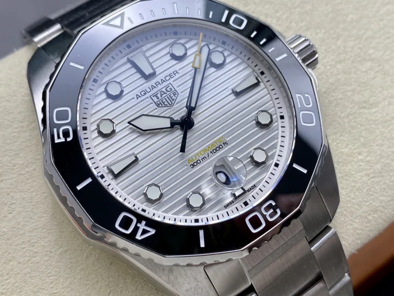 タグ・ホイヤーコピー時計 アクアレーサー 機能性良 自動巻き 43MM WBP201C.BA0632