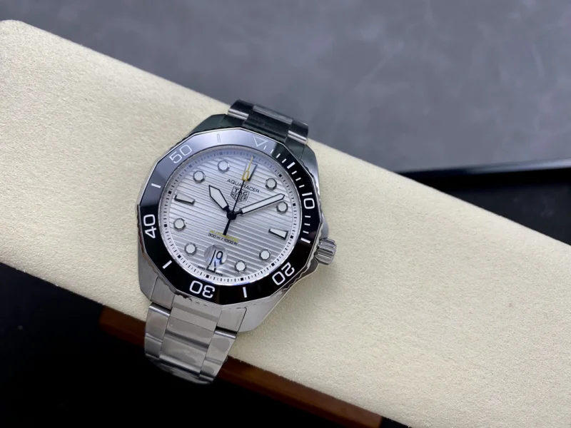 タグ・ホイヤーコピー時計 アクアレーサー 機能性良 自動巻き 43MM WBP201C.BA0632[3]