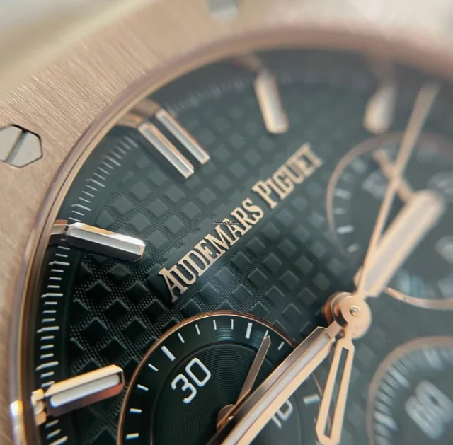 相当安値スーパーコピーオーデマピゲ ロイヤルオーク クロノグラフ グリーン 26240OR.OO.1320OR.08[1]