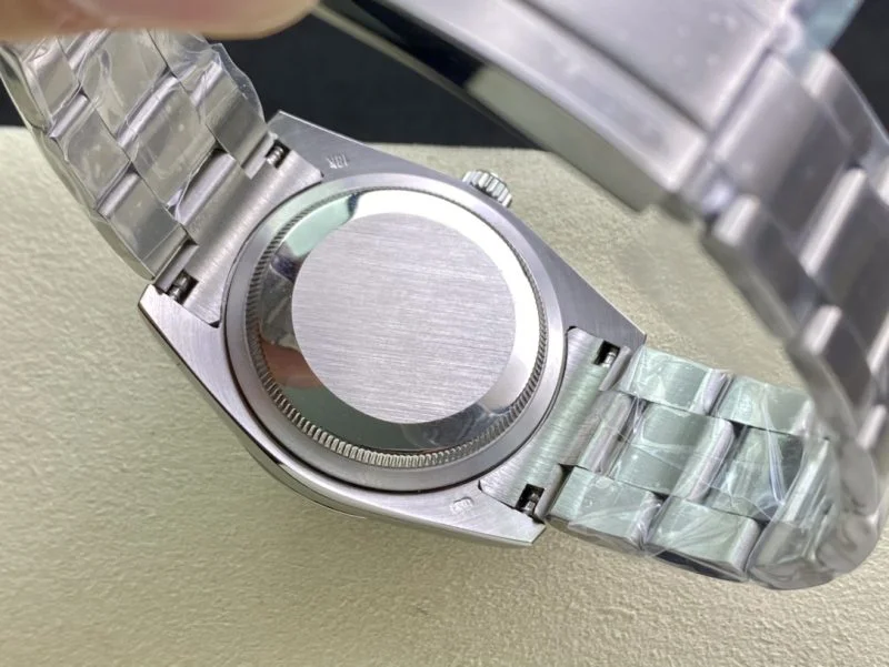 グリーン ロレックス 激安 通販 オイスターパーペチュアル 126000 新色登場[6]