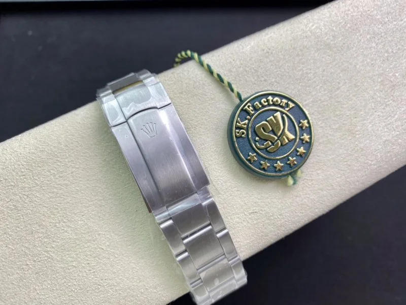 グリーン ロレックス 激安 通販 オイスターパーペチュアル 126000 新色登場[7]