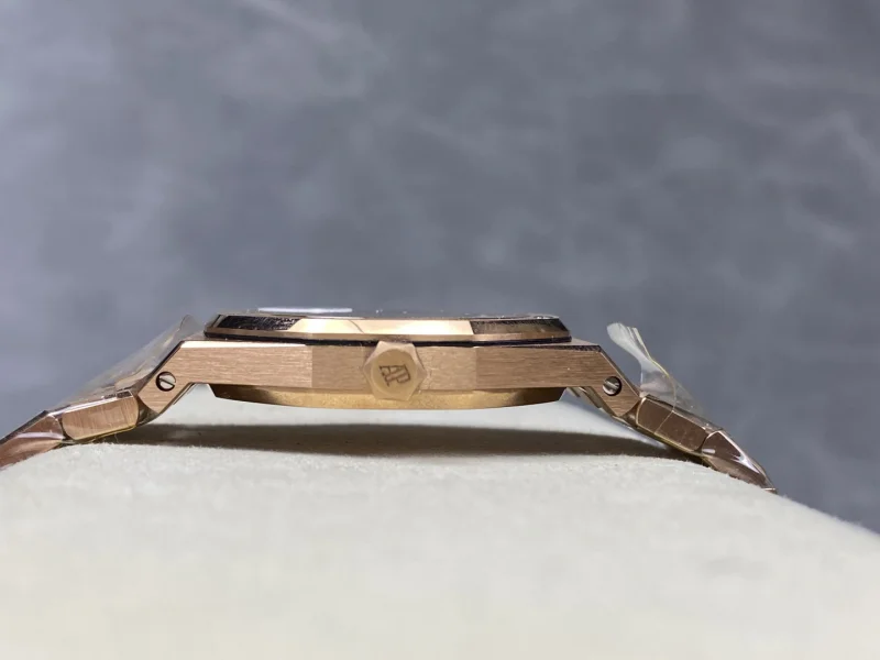 オーデマピゲレプリカ ロイヤルオーク 33mm レディース67651 クォーツムーブメント[6]