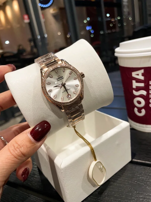 オメガ シーマスター 34mm レディーススーパーコピー時計 マザーオブパール197394[6]