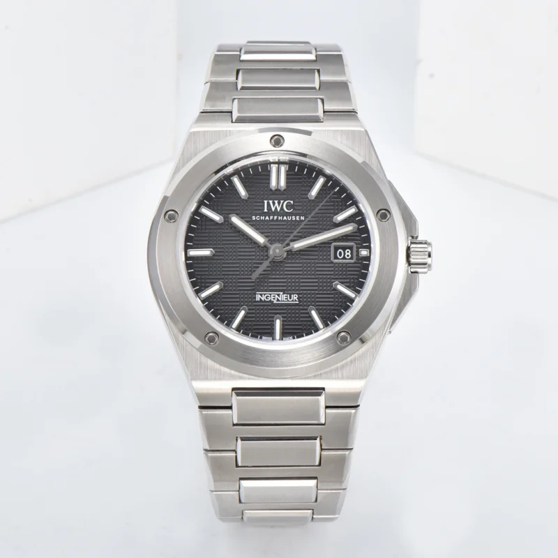 高級時計IWC インヂュニア スティール 40mm ブラックダイヤルIW182692