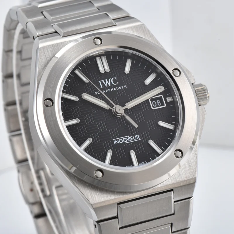 高級時計IWC インヂュニア スティール 40mm ブラックダイヤルIW182692[2]