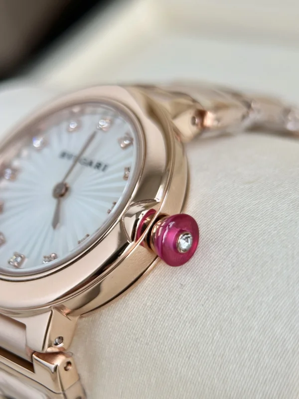 相当安値 ブルガリ コピー時計 ルチェアモダンな女性らしさの魅力A012082[3]