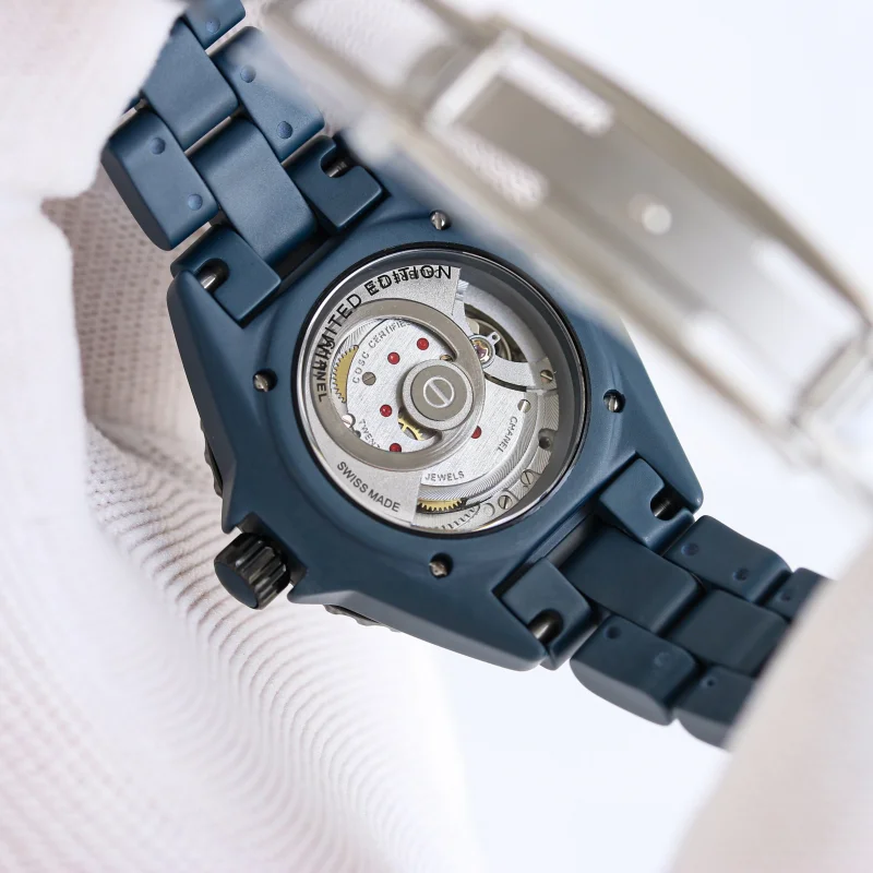 シャネルJ12 ブルー 33mm 腕時計レディース 自動巻き H780203[10]