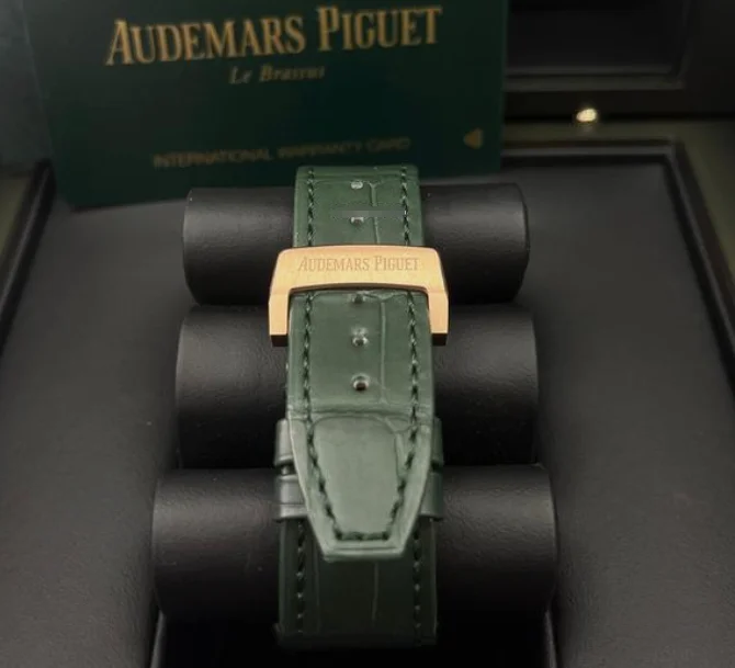 素敵なオーデマ ピゲ AUDEMARS PIGUET ロイヤル オーク クロノグラフ 26240OR.OO.D404CR.02[2]