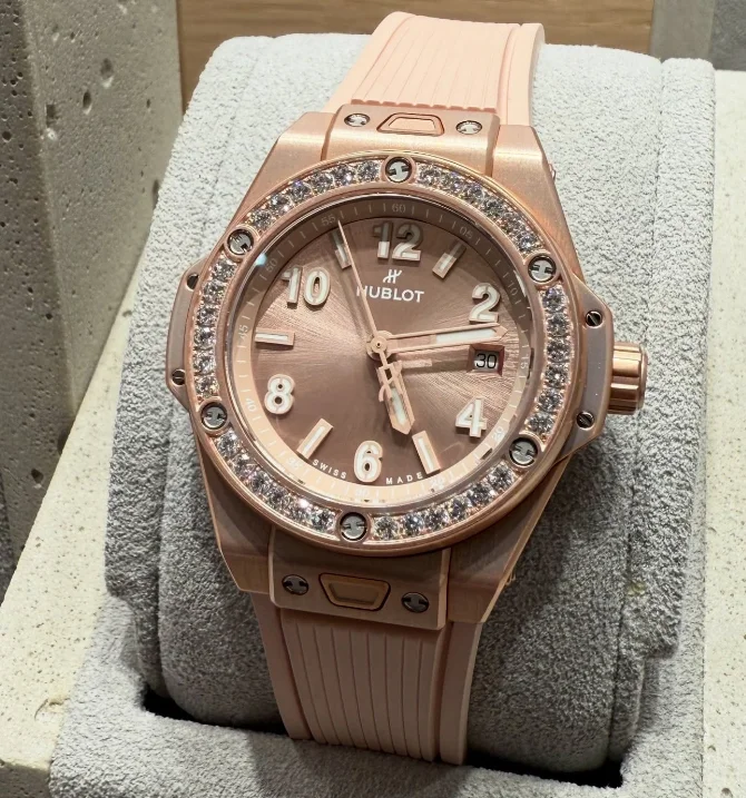 一番人気 ウブロ ビッグ・バン ワンクリック アルミニウム ピンク 485.UP.7320.RX.1204.JPN[1]