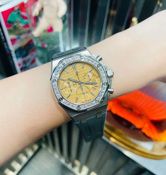 最高級 オーデマ ピゲ ロイヤル オーク オフショア クロノグラフ 37 mm 26231ST.ZZ.A178CA.01[1]