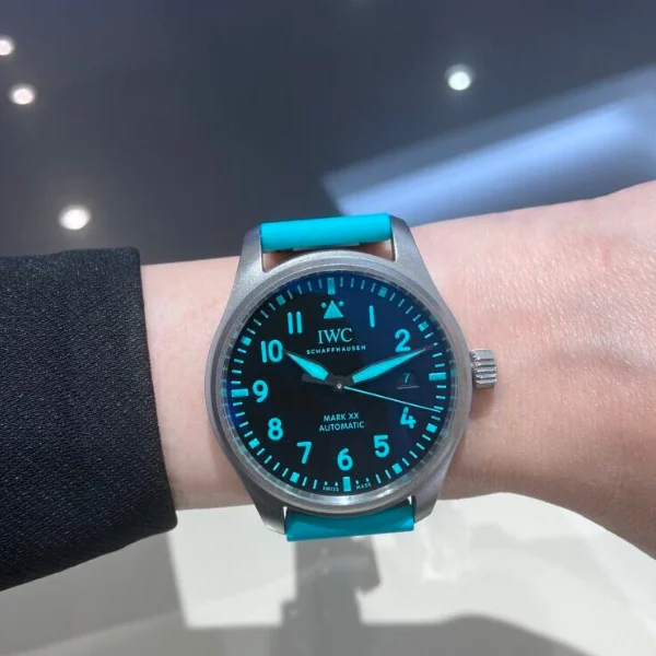 IWCコピー IW328210 アイ・ダブリュ・シー  パイロット・ウォッチ・マークXX Mercedes-AMG[2]