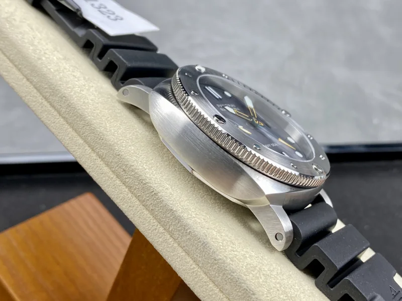 VS工場出品 パネライ サブマーシブル Gmt ネイビーシールズ PAM01323[4]