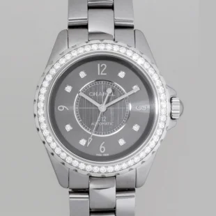 シャネル J12　クロマティック 38mm　8Pダイヤ　ベゼルダイヤ　チタンセラミック グレー H2566 時計