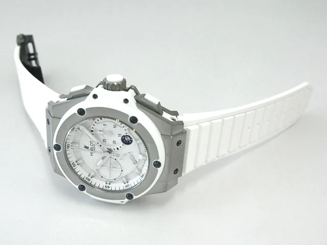 ウブロ 時計 コピー キングパワー スプリットセコンド パワーリザーブ ホワイト 709.E.2110.RW