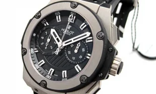 ウブロ キングパワー フドロワイヤント ジルコニウム 715.ZX.1127.RX スーパーコピー 時計