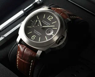 パネライ ルミノールスーパー マリーナ チタン オートマチック PAM00240 スーパーコピー 時計